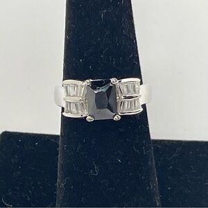 Black Stone Ring with Baguette Rhinestone Details Size 6.75